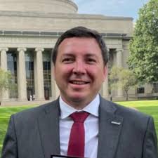 🎓✨ El pasado viernes marqué el cierre de una etapa inolvidable al recibir  mi título universitario como Ingeniero en Computación e Informática en la  Universidad Católica del Norte.