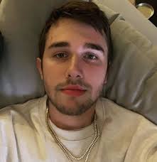 Christopher michael comstock, 28 years, of lambertville, mi passed away tuesday, august 6, 2013, in the cleveland clinic surrounded by his loving family. Eduardo Zarazua Ø¯Ø± ØªÙˆÛŒÛŒØªØ± Chris Comstock Marshmello