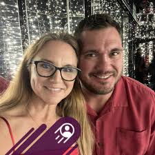 Does a fifth wheel exist with double bunks and a loft for a large family?