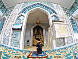 Didapati keindahan pulau pangkor sedikit `tercalar' apabila sisa pepejal di pulau. Masjid Seribu Selawat Di Pulau Pangkor
