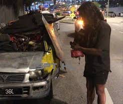 Seksyen 28 (1)(i) akta kesalahan kecil 1955 kerana memiliki peralatan pecah rumah boleh dipenjara enam bulan atau denda jika disabitkan kesalahan. Polis Tahan Pemilik Dan Sita Kereta Kancil Tak Berbumbung