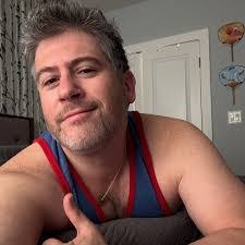 Sean Bothwell's Instagram, Twitter & Facebook