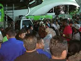 Kereta kabel langkawi, yang juga dikenali sebagai langkawi skycab, merupakan salah satu tarikan utama di pulau langkawi, kedah, malaysia. Kereta Kabel Langkawi 89 Pelancong Selamat Turun