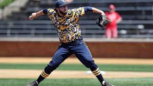 In the third inning, manoah spun a slider that started in an enticing spot for francisco mejía before it quickly darted somplace unhittable. Toronto Blue Jays Select College Pitcher Alek Manoah With First Round Pick At Mlb Draft Tsn Ca