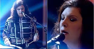 Mimi Parker's Instagram, Twitter & Facebook