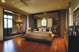 How about choosing cushion covers with tropical prints, patterns or designs? 15 Exotic Tropical Bedroom Designs To Escape From The Cold Winter