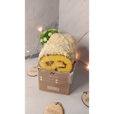 Rolled cake with pineapple jam. Roll Cake Kinoka Cheese On Fluffy Pineapple Bolu Gulung Nanas Topping Keju Rp80 000