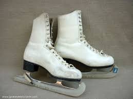 Paire De Patins A Glace Vintage Reve De Brocante Patin A Glace Patine Sport D Hiver