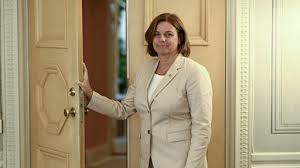 På miljöpartiet i länets årsstämma valdes nya ordföranden. Hon Ar Ny Ledare For Miljopartiet Radio Sweden Pa Latt Svenska Sveriges Radio