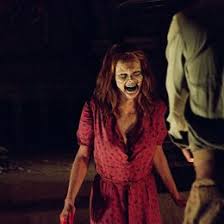 Diesmal treibt bill skarsgård als clown pennywise im maine der 1980er sein blutiges un. Exorzist Der Anfang Film 2004 Trailer Kritik Kino De