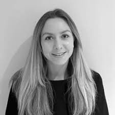 Elizabeth Porteous's Instagram, Twitter & Facebook