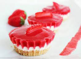 Oggi vi proponiamo cinque delizie alle fragole da provare assolutamente. La Mini Cheesecake Alle Fragole Ristorante Il Moderno