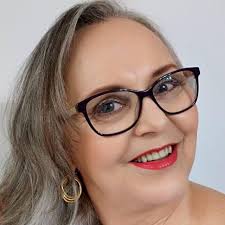 Have y'all seen this TikTok the girlfriend knocks her spouse out the  chair😟. https://www.tiktok.com/t/ZTFK7K2fp/