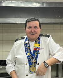 Feliz Cumpleaños a nuestro fundador el Chef Hernando Moreno👨🏻‍🍳🎂🎉 Sin  el nada de esto hubiera sido posible, muchos sueños cumplidos y muchos mas  por cumplir!! #proud2bhm
