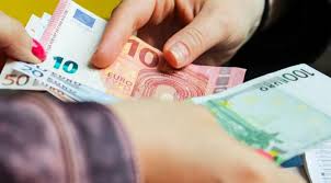 Si hay algo que no queremos encontrar en nuestra oficina o comercio es un modelo completo y eficiente que funciona con todo tipo de billetes de euro y de otras cuatro divisas diferentes. 5 Razones Por Las Que Tener Un Detector De Billetes Falsos En Tu Empresa No Solo Pymes