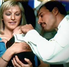 I like to remember you like this: laughing happily!!! One of the most  hilarious Freddie interviews by David Wigg. 🌹❤️👑🌹