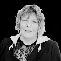 Kara Ruthruff's Instagram, Twitter & Facebook