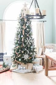 Como Poner La Cinta En El Arbol De Navidad 10 Ideas Magnificas Decoracion Arbol De Navidad Cinta De Arbol De Navidad Arboles De Navidad Campestre