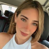 1100+ perfiles de «Vivian _»