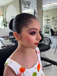 Susy Burgos Salón‎