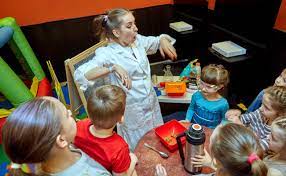 Vos témoignages contribueront au remodelage possible de l'enseignement. Spectacle Pour Enfants De Maternelle Et Primaire Conseils Devis