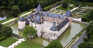 Chateau De Chamerolles Les Chateaux Et Musees Du Loiret S Animent Cet Ete Conseil Departemental Du Loiret Chateau Loiret Le Manoir