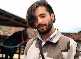 Global superstar maluma joins cbs this morning live and discusses the inspiration behind his new facebook says it will expand efforts to remove debunked claims on facebook and instagram about. Dieser Mann Bekommt Mehr Insta Likes Als Selena Gomez Justin Bieber Und Rihanna Starzip