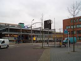 Van wikipedia, de gratis zwijndrecht eerste station werd geopend op 1 november 1872. Werkzaamheden Rondom Het Station Zwijndrecht Net