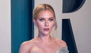 В новом блокбастере marvel «чёрная вдова. V Seti Vsplylo Video Skarlett Johansson So Slizyu Na Lice Instagram Podrobnosti Poslednie Novosti Shou Biznes Dni Ru