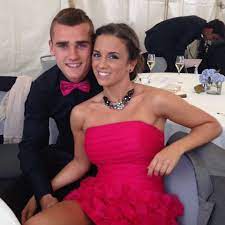 Her boyfriend is the 5'9″ striker for atletico madrid and france national team. Erika Choperena Beitrage Facebook