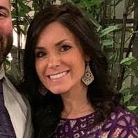 Lindsay Curry's Instagram, Twitter & Facebook