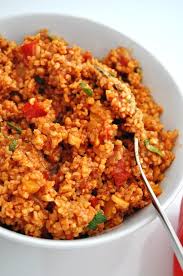Bulgur Pilaf With Tomatoes And Bell Peppers Recette Boulgour Recette Boulgour Recettes De Cuisine