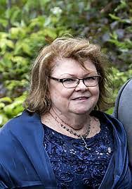 Mavis Bailey's Instagram, Twitter & Facebook