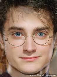 They're the leading men in two separate movie franchises, and a new gif is making the internet rounds that playfully suggests harry potter's daniel radcliffe and lord of the rings' elijah wood are actually the same person. Schiltiopeaha Elijah Wood Daniel Radcliffe Look Alike