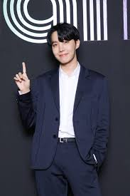 v report txt's beomgyu talks about childhood dreams · v report bts's suga. Bts J Hope Says He Even Recorded Dis Ease All By Himself Zapzee