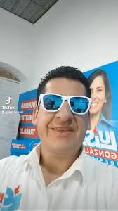 Vamos a votar con infinita alegria, con amor a la Patria, con memoria,  porque quienes somos conscientes del país que nos dejó el feriado bancario,  sabemos que #YaLuisimos, son días tristes por la ...