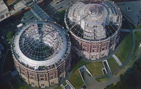 The gasometers industrial renovation the gasometers are four cylindrical telescopic gas containers, each with a volume of about 90,000 cubic meters or approx. Gasometer Wohnen In Wien Wien Augen Des Adlers Bilder Im Austria Forum