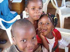 t.4 t.10 Arddangosfa gelf t.13 Llwyddiant Lleucu Ymweliad â Uganda Medal i  Alun t.24 t.19 t.21