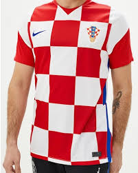 Spearfishing light, stealthy and particularly handy, your zodiac boat is perfect for roaming around your favorite spots. Les Maillots De Football Croatie Euro 2020