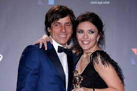 Serena rossi, ospite di mara venier a domenica in, ha raccontato anche come ha conosciuto il suo compagno, davide di matrimonio. Oggi Sposi Blog Serena Rossi E Davide Devenuto E Il Matrimonio Annunciato