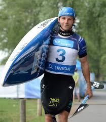 V roce 1995 získal na mistrovství světa bronzovou medaili v individuálním závodě, roku 1999 rovněž bronz v závodě hlídek. Kajakar Prskavec Tata Byl Na Me Pred 20 Lety Ctvrty Chci Ho Porazit Isport Cz