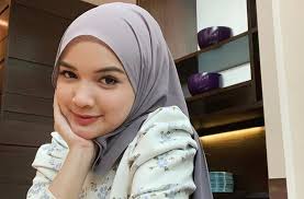 Alya iman ikut jejak langkah bapa. Bekas Kekasih Alya Iman Dedah Kena Kikis Sampai Rm2 3 Juta