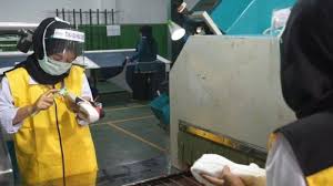 Perusahaan pun juga mengikuti perkembangan teknologi yaitu dalam masalah merekrut calon. Di Tengah Pandemi Covid Pabrik Sepatu Ini Berdiri Di Kabupaten Bandung Banyak Rekrut Tenaga Wanita Tribun Jabar