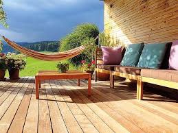 Terrasse Mit Mobeln Und Hangematte In 2020 Terrassengestaltung Terassenideen Gartenmobel Sets