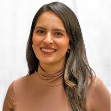 Carolina Estrada's Instagram, Twitter & Facebook