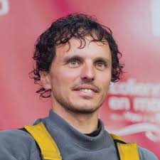 PALABRAS DEL CAPITÁN FRANCISCO PIÑEIRO El capitán de la Guardamar Talía de  Salvamento Marítimo, Francisco Piñeiro, ha conocido a muchos 'Juan',  mujeres y hombres que salieron a navegar sin revisar la embarcación,