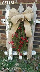 Decoracion Vintage En Tu Entrada Christmas Decorations Outdoor Christmas Decorations Christmas Diy