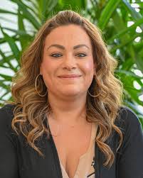 Patricia Abundez's Instagram, Twitter & Facebook