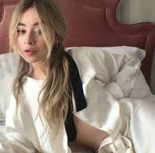 Pin By Skye Blue On Sabrina Carpenter Sabrina Carpenter Sabrina Poses