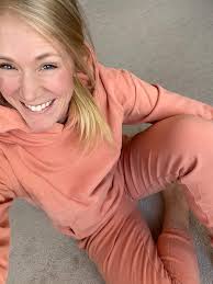 VS stack them uppp 🥰 Got my matching zip up and sweats 💗